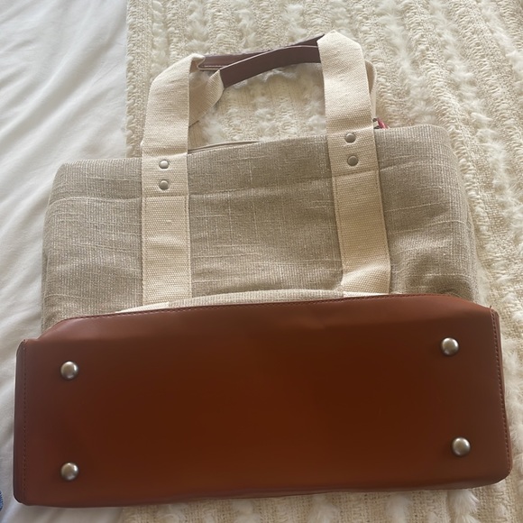 Tote bag with tags attached!! - Picture 2 of 4